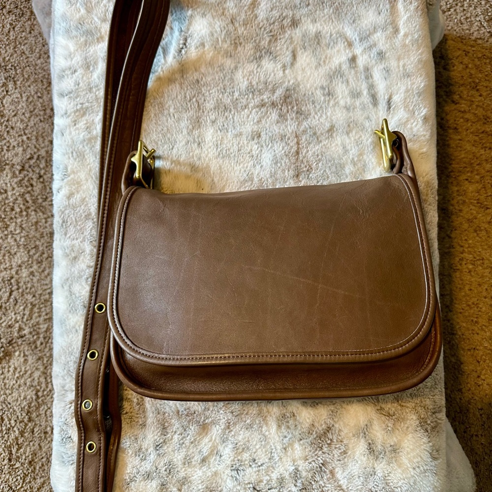 VTG Coach Patricia in TAUPE! PRISTINE CONDITION - Picture 8 of 16